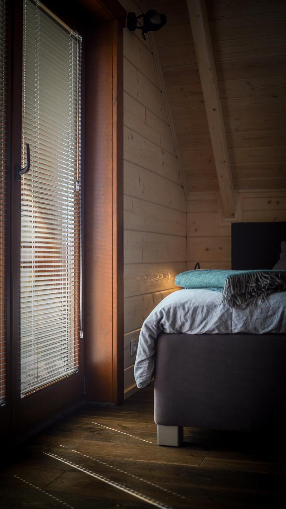 Houten Vakantiewoning "Reisnaarpolen" Royaal Ontbijt, Sauna En Hottub Czarna Góra Dış mekan fotoğraf