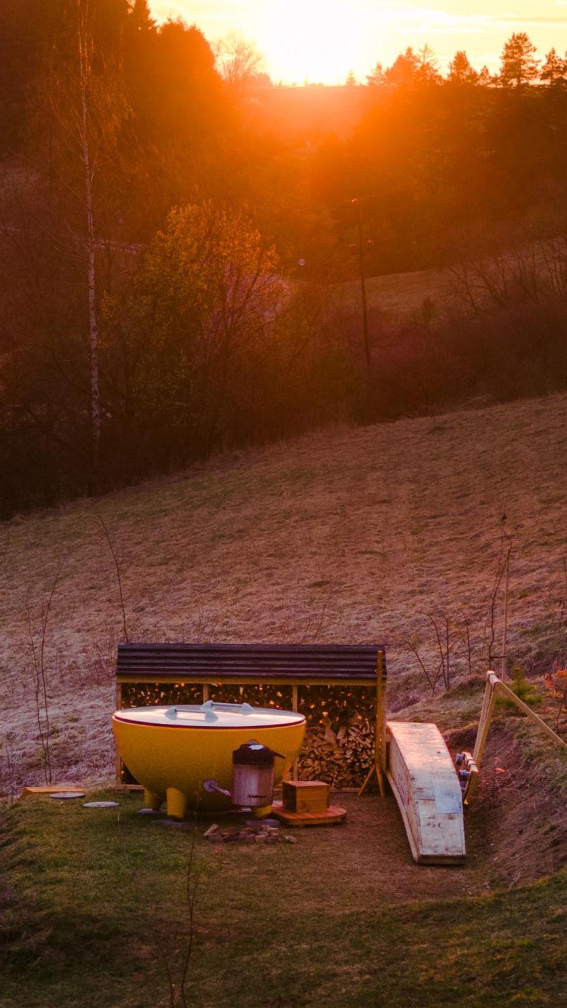 Houten Vakantiewoning "Reisnaarpolen" Royaal Ontbijt, Sauna En Hottub Czarna Góra Dış mekan fotoğraf